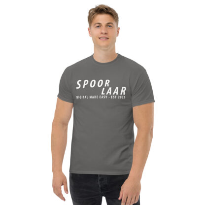 Spoorlaar 'Digital made easy' T-shirt witte tekst - Image 12